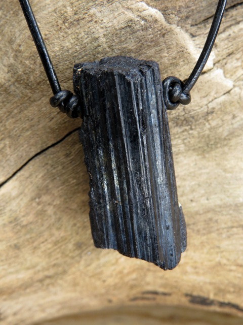 czarny turmalin * amulet ochronny na rzemieniu /gd (5)