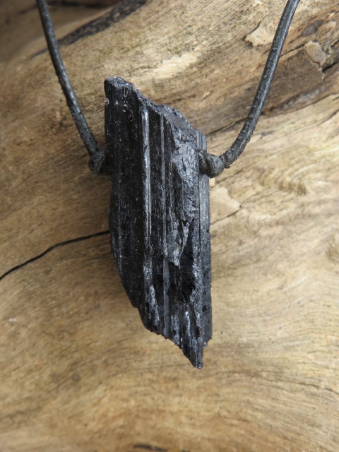 czarny turmalin * amulet ochronny na rzemieniu /gd (5)