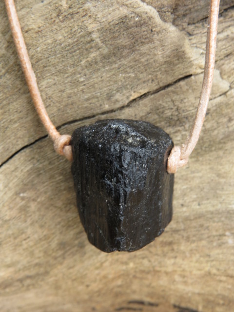 czarny turmalin * amulet ochronny na rzemieniu /gd (5)